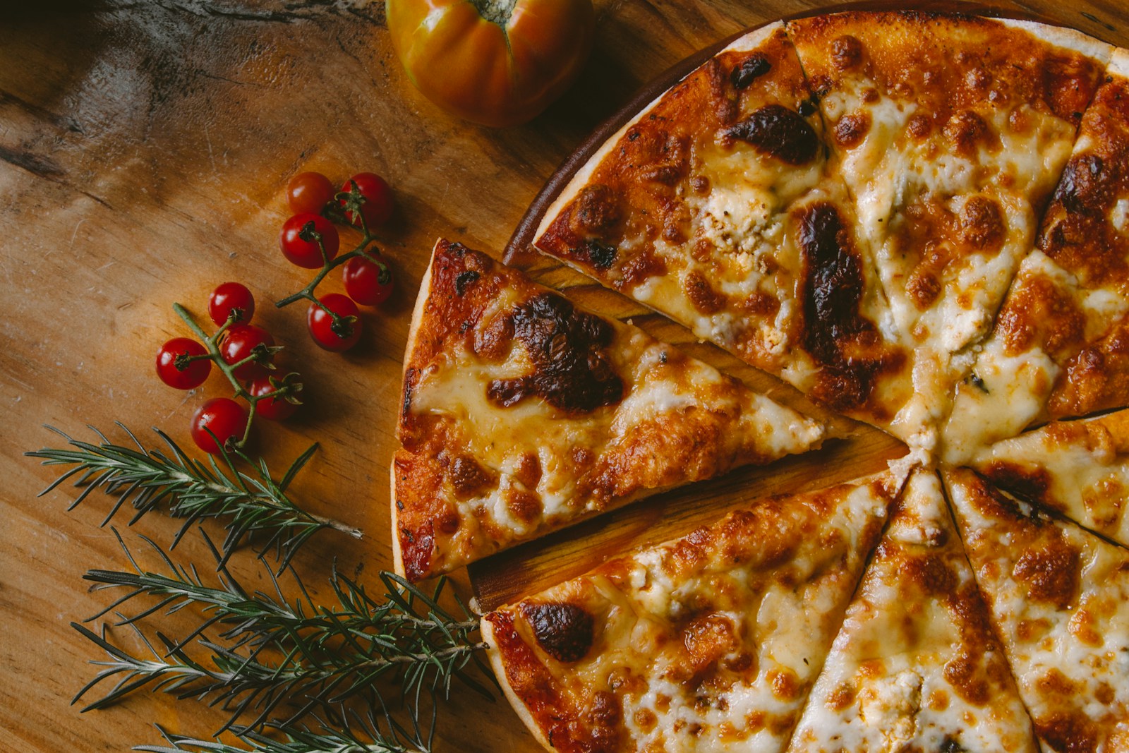 Photo by Ivan Torres pizza with berries